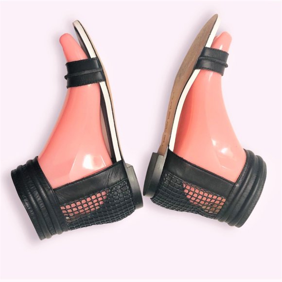 L.A.M.B. Black and White Leather Flats Sandals Sz 6.5 Gwen Stefani - Picture 7 of 7